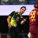Mitchell Starc Displays Quick Reactions To Take A Low Catch